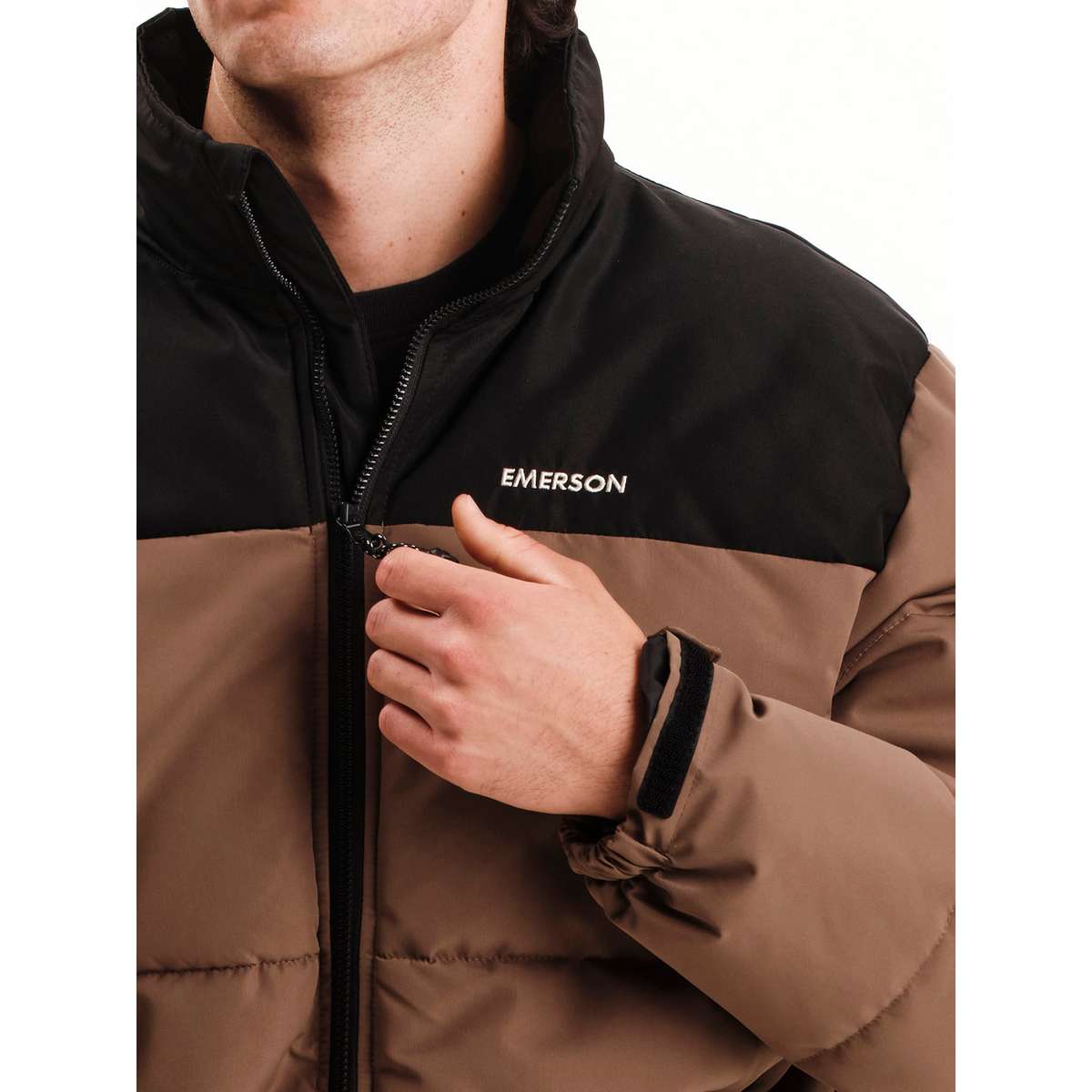 EMERSON MEN’S REGULAR FIT POLYESTER PUFFER JACKET WITH ROLL-IN HOOD 252.EM10.79 L.BROWN/BLACK