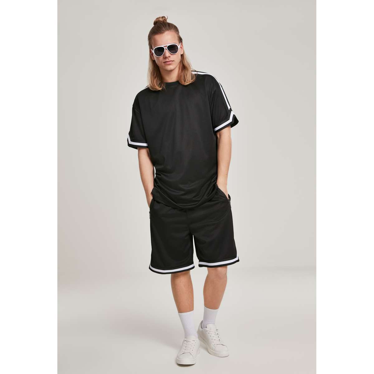 URBAN CLASSICS MEN’S OVERSIZE FIT POLYESTER STRIPES MESH TEE TB2890 BLACK